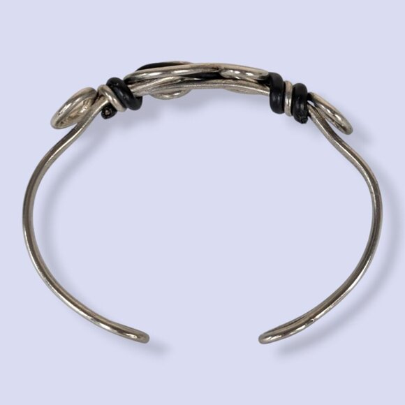 (2/$20) Twisted Wire Open Bracelet - Picture 4 of 6
